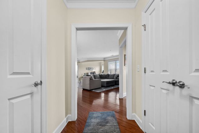 3102 W End Cir Apt 401, Nashville, TN 37203