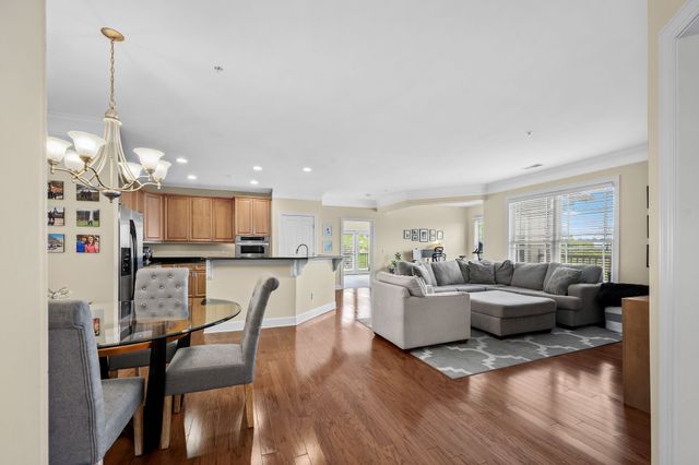 3102 W End Cir Apt 401, Nashville, TN 37203