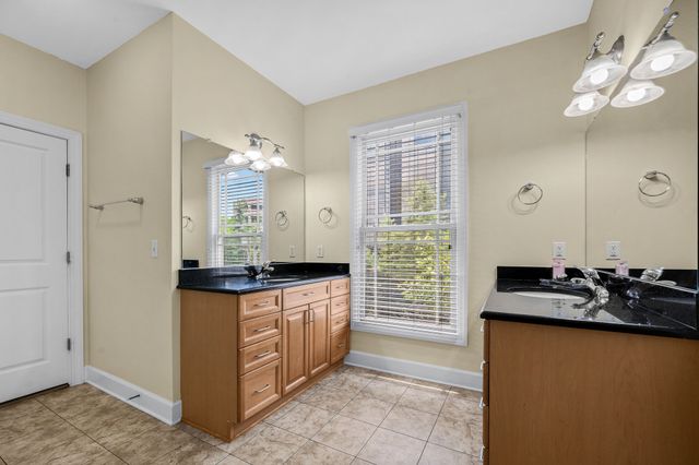3102 W End Cir Apt 401, Nashville, TN 37203