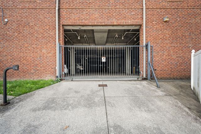 3102 W End Cir Apt 401, Nashville, TN 37203