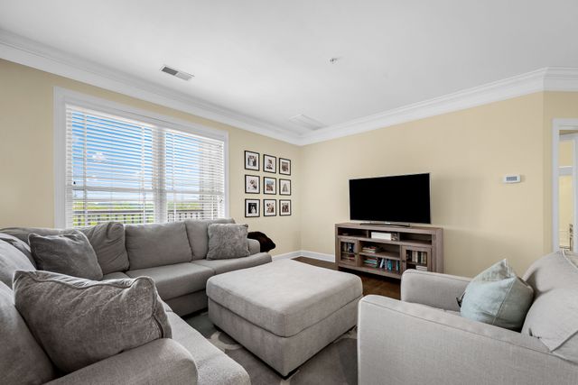 3102 W End Cir Apt 401, Nashville, TN 37203