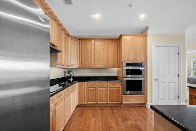 3102 W End Cir Apt 401, Nashville, TN 37203