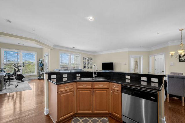 3102 W End Cir Apt 401, Nashville, TN 37203