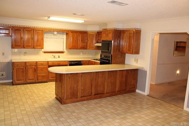 1201 E 42nd St., Texarkana, AR 71854