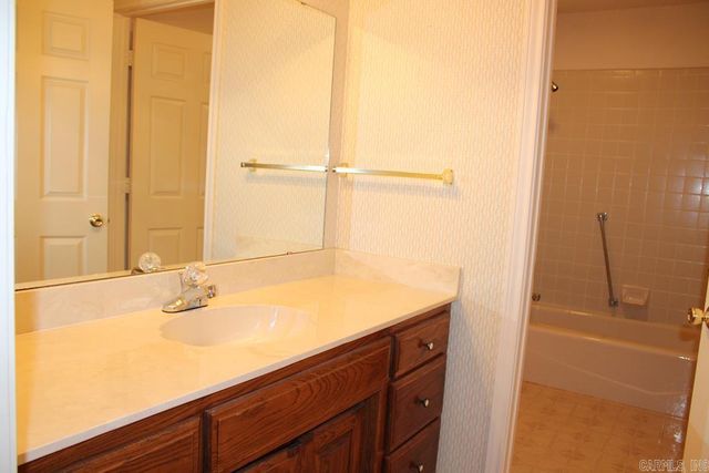 1201 E 42nd St., Texarkana, AR 71854