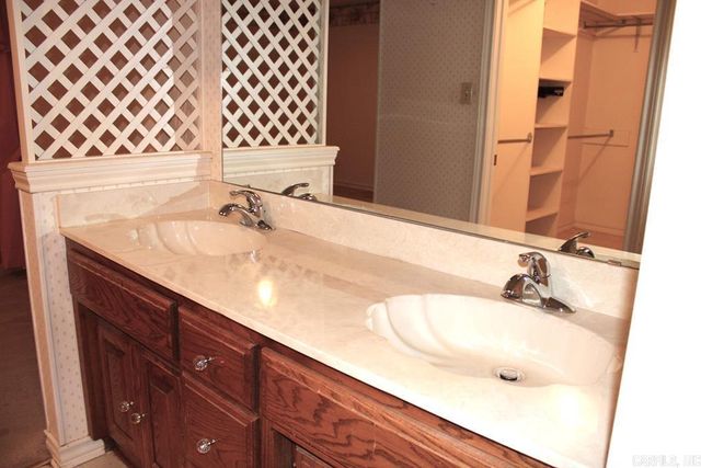 1201 E 42nd St., Texarkana, AR 71854