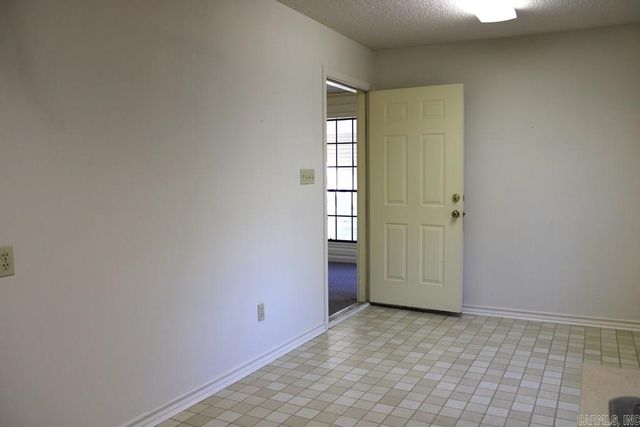 1201 E 42nd St., Texarkana, AR 71854