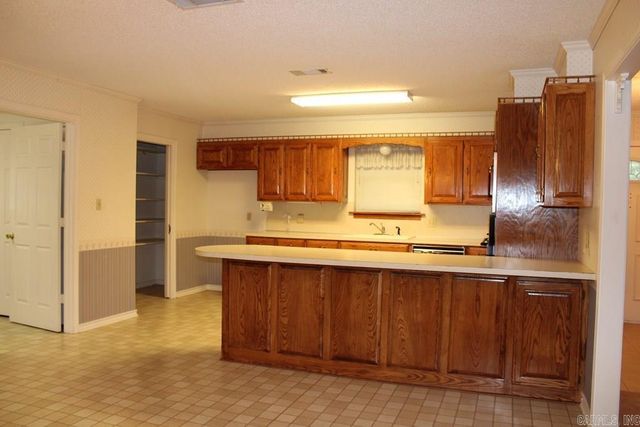 1201 E 42nd St., Texarkana, AR 71854