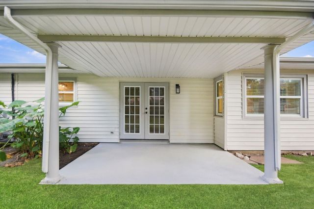 416 21st Avenue N, Texas City, TX 77590