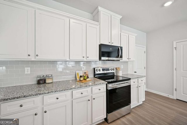 409 Lanier Circle, Woodstock, GA 30189