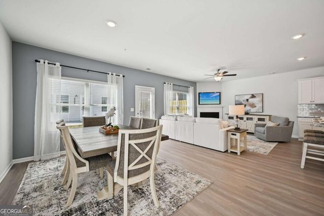 409 Lanier Circle, Woodstock, GA 30189