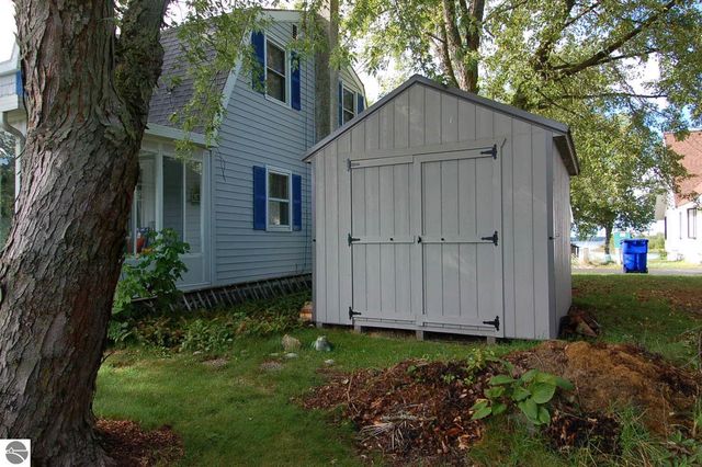 109 Franke Lane, Cadillac, MI 49601