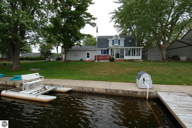 109 Franke Lane, Cadillac, MI 49601