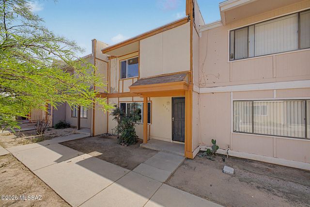 5880 S Del Moral Boulevard, Tucson, AZ 85706