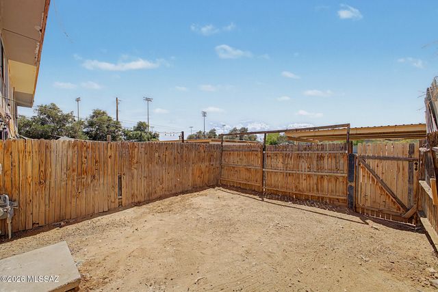 5880 S Del Moral Boulevard, Tucson, AZ 85706