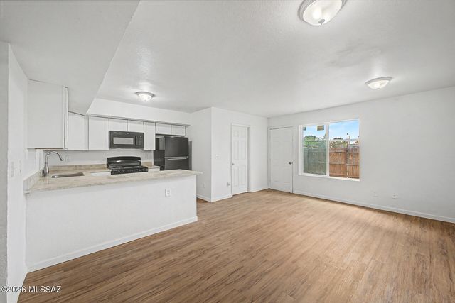 5880 S Del Moral Boulevard, Tucson, AZ 85706