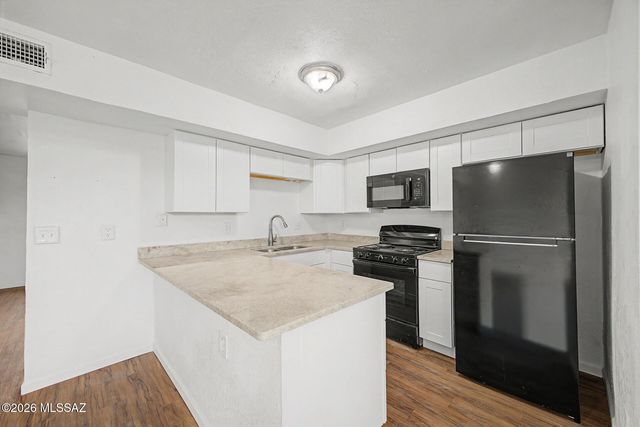 5880 S Del Moral Boulevard, Tucson, AZ 85706