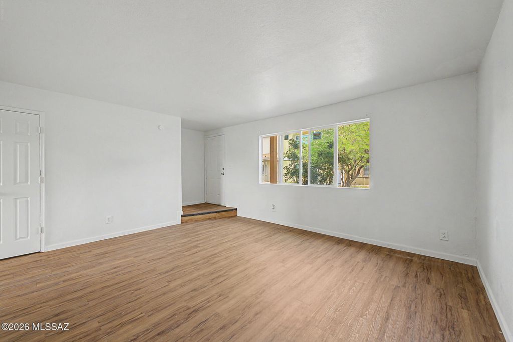 5880 S Del Moral Boulevard, Tucson, AZ 85706