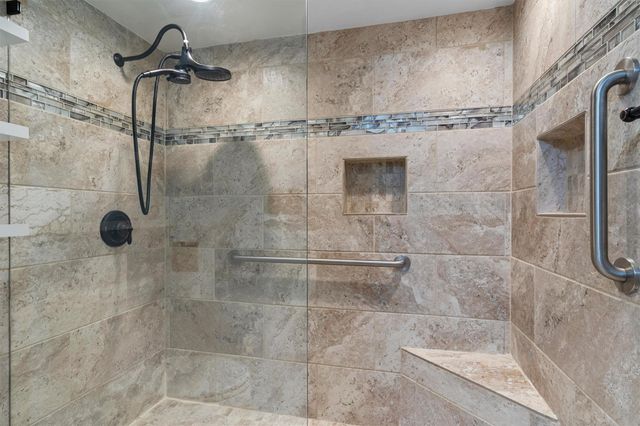 411 Bonita Vista DR, Buda, TX 78610