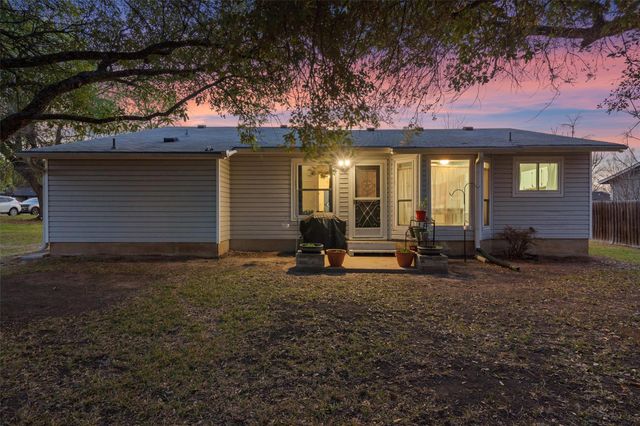 411 Bonita Vista DR, Buda, TX 78610