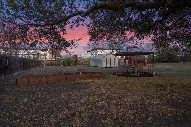 411 Bonita Vista DR, Buda, TX 78610