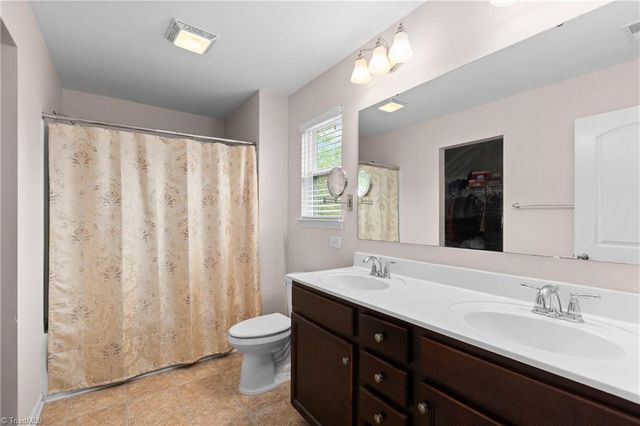 427 Inlet Place Drive, Winston-salem, NC 27127