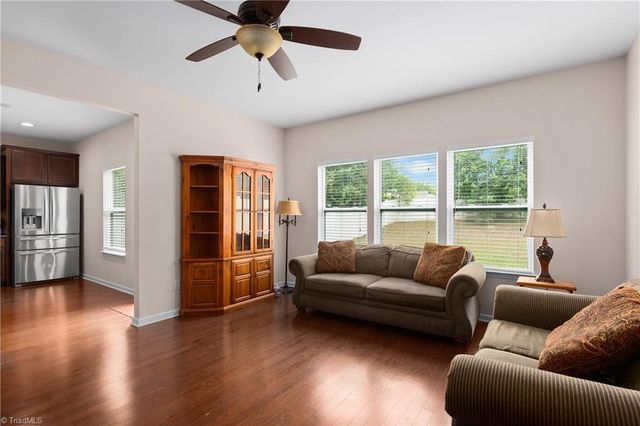 427 Inlet Place Drive, Winston-salem, NC 27127