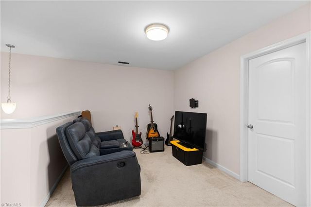 427 Inlet Place Drive, Winston-salem, NC 27127
