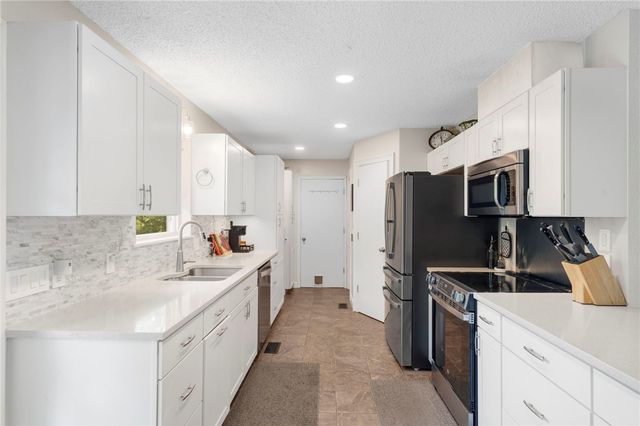 9117 Grimes Drive, Rogers, AR 72756