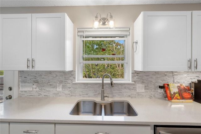 9117 Grimes Drive, Rogers, AR 72756