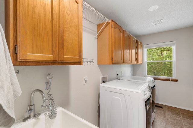 9117 Grimes Drive, Rogers, AR 72756