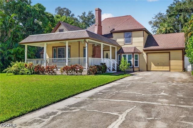 1460 Manuels DR, Fort Myers, FL 33901