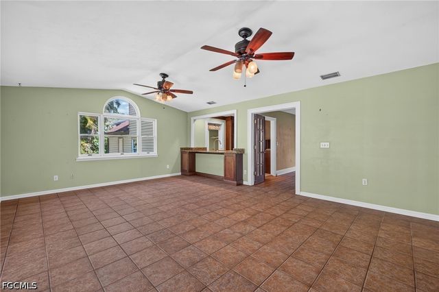 1460 Manuels DR, Fort Myers, FL 33901