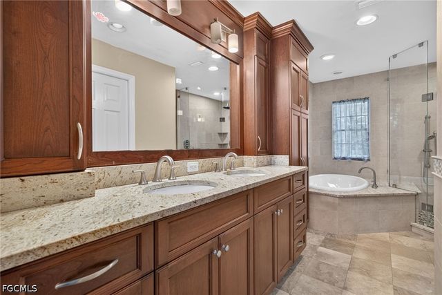 1460 Manuels DR, Fort Myers, FL 33901