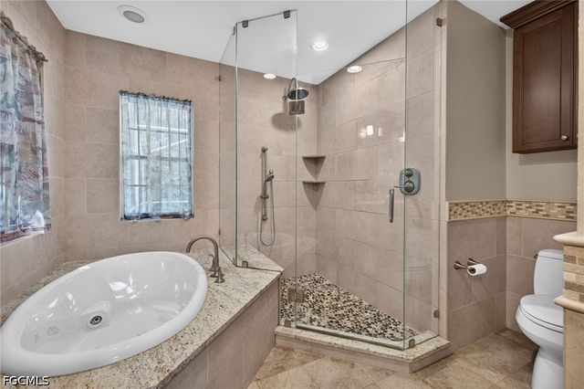 1460 Manuels DR, Fort Myers, FL 33901
