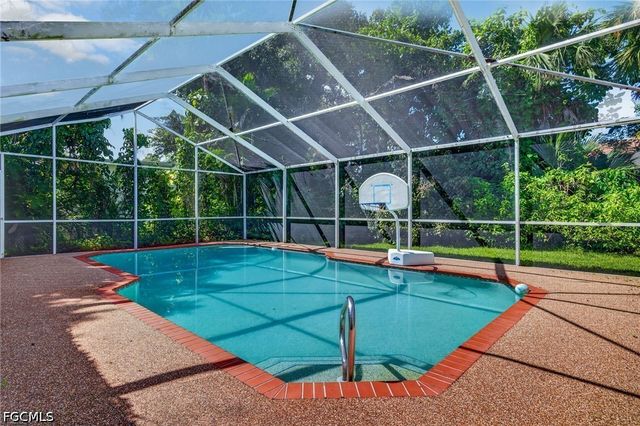 1460 Manuels DR, Fort Myers, FL 33901
