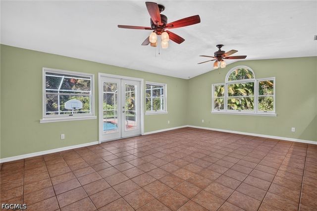 1460 Manuels DR, Fort Myers, FL 33901