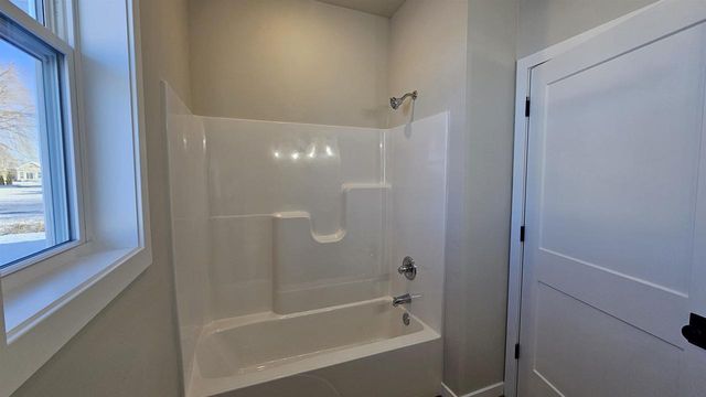 706 TAMBOUR COURT, De Pere, WI 54115