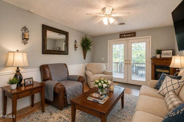 404 Charleston Street, Weber City, VA 24290