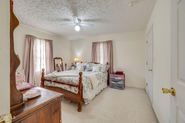 404 Charleston Street, Weber City, VA 24290