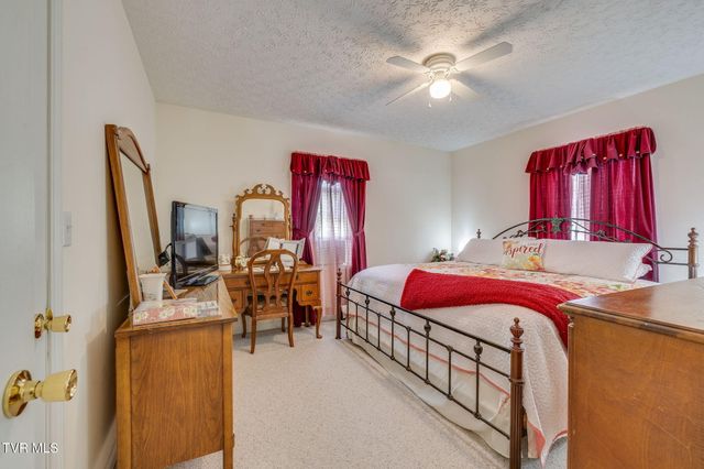 404 Charleston Street, Weber City, VA 24290