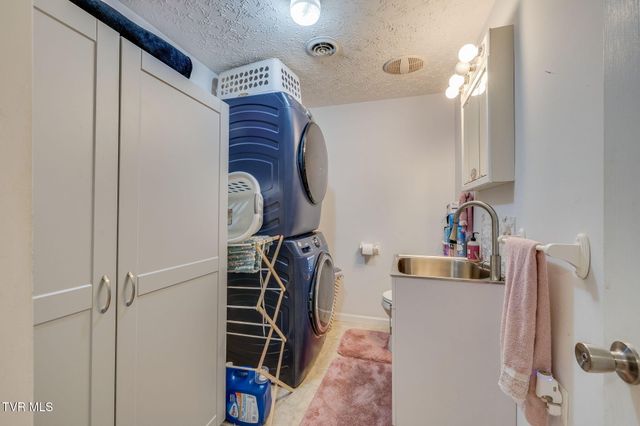 404 Charleston Street, Weber City, VA 24290