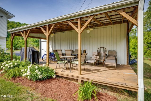 404 Charleston Street, Weber City, VA 24290