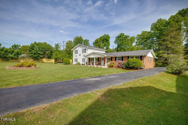 404 Charleston Street, Weber City, VA 24290