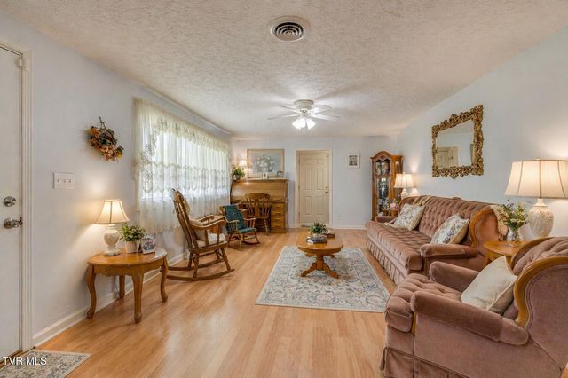 404 Charleston Street, Weber City, VA 24290