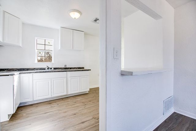 45 E 21st Street, San Angelo, TX 76903