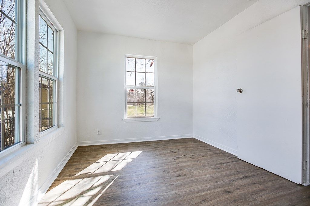 Image 17 of property listing at 45 E 21st St, San Angelo, TX 76903