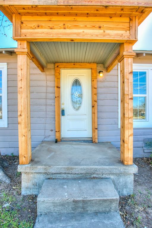 Image 4 of property listing at 45 E 21st St, San Angelo, TX 76903