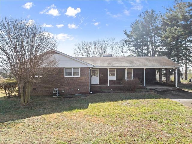 3750 Robinson Drive, Oakwood, GA 30566