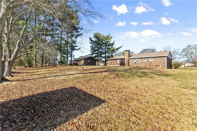 3750 Robinson Drive, Oakwood, GA 30566